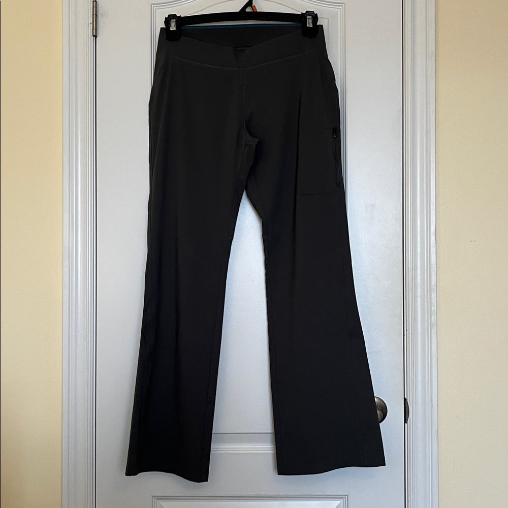 COLUMBIA GREY YOGA PANT SIZE MEDIUM
